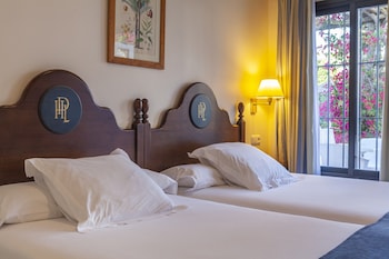 Standard Double Room (2 Adults + 1 Child)