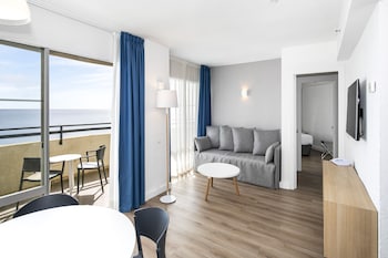 Apt. 1Bedroom, Frontal Sea View (2Ad 2Ch)