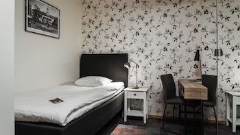 Single Room (Compact, No window)