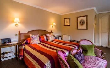 Double or Twin Room (Large)