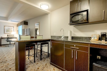 Suite, 2 Queen Beds, Accessible (Communications)