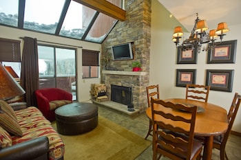 Suite, 2 Bedrooms, 2 Bathrooms