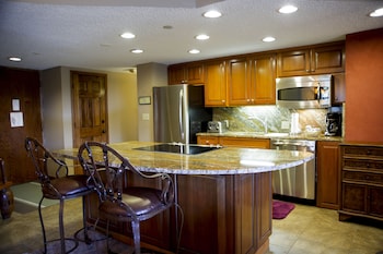 Suite, 2 Bedrooms, 2 Bathrooms, Mountainside