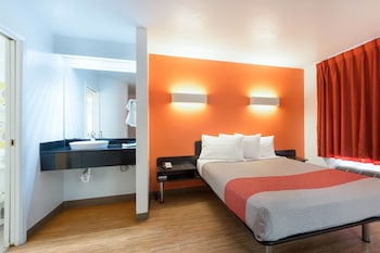 Standard Room, 1 Double Bed, Accessible, Smoking