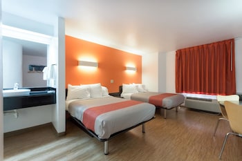 Standard Room, 2 Double Beds, Smoking