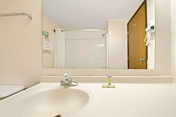 Standard Room, 1 Queen Bed, Accessible
