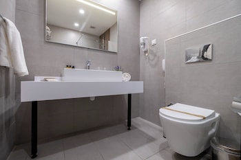 Economy Triple Room, 1 Double Bed