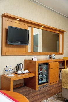 Standard Room, 2 Twin Beds, Accessible, Non Smoking (with Sofabed)