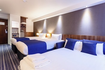 Standard Room, Multiple Beds (with Free Hot Breakfast)