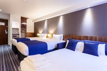 Standard Room, Multiple Beds (with Free Hot Breakfast)