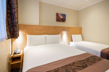 Standard Room, Multiple Beds, Non Smoking