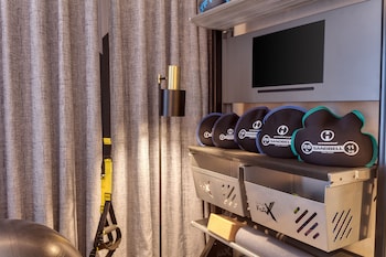 Room, 1 Queen Bed (Fitness)