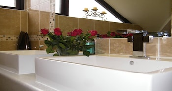 Suite, 1 Double Bed, Non Smoking, Jetted Tub