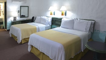 Standard Room, 2 Double Beds
