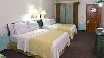 Standard Room, 2 Double Beds