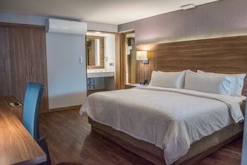 Standard Room, 1 King Bed