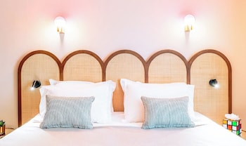 Family Quadruple Room (2 adults & 2 children)