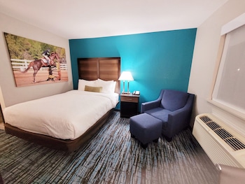 Standard Room, 1 Queen Bed, Non Smoking