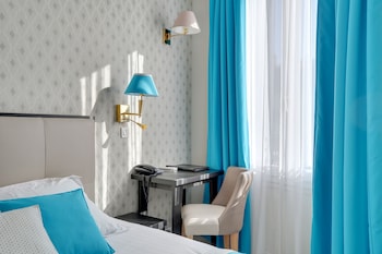Deluxe Triple Room, City View