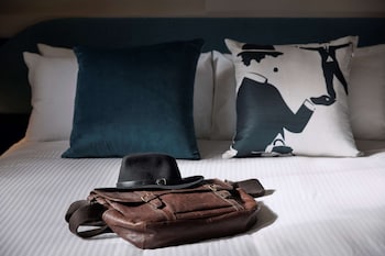 Room, 1 King Bed with Sofa bed