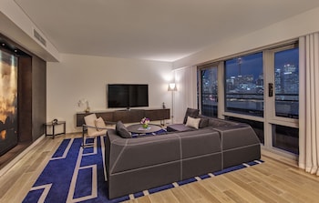 One Bedroom Harbour View Suite