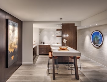 One Bedroom Harbour View Suite