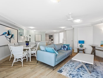 Superior Apartment, 2 Bedrooms, Partial Ocean View