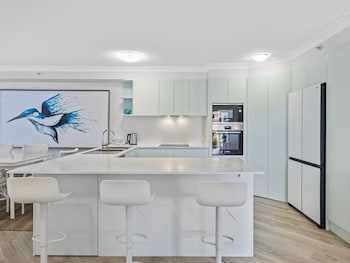 Superior Apartment, 2 Bedrooms, Partial Ocean View