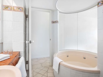 Room, 1 Bedroom (Ocean)