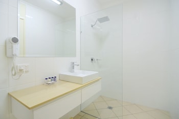 Studio Suite (Hibiscus)