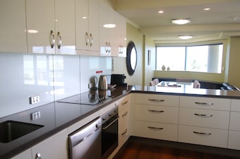 2 Bedroom Ocean View Apartment
