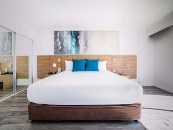 Superior Room, 1 King Bed
