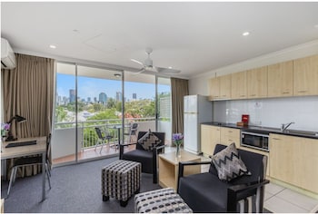 Deluxe King Studio City View