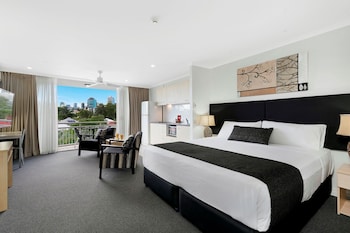 Deluxe King Studio City View