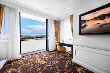 Luxury Suite, 1 King Bed, Jetted tub