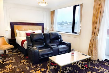 Luxury Suite, 1 King Bed, Jetted tub