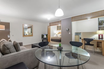 Classic Apartment, 1 Queen Bed, Kitchen, Courtyard Area