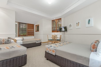 Classic Quadruple Room, Multiple Beds, Kitchenette