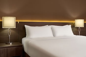Deluxe Room, 1 Queen Bed