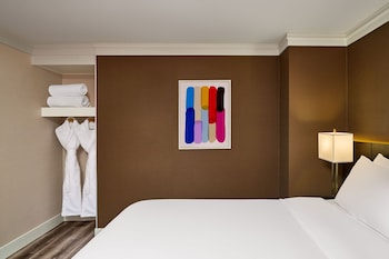 Suite, 1 King Bed