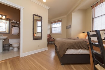 Traditional Room, 1 Queen Bed (Tower)