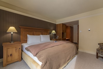 Superior Room, 1 King Bed (Heritage)
