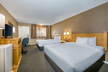 Deluxe Room, 2 Queen Beds, Non Smoking