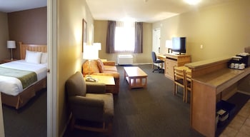 Suite, 1 Queen Bed and 2 Single Beds, Plus Sofabed, Non Smoking