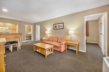 Room, 1 Queen Bed, Non Smoking (Efficiency)