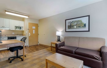 Deluxe Studio, 1 King Bed with Sofa bed, Non Smoking