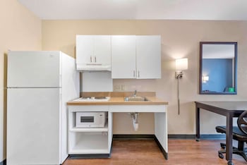 Deluxe Studio, 1 Queen Bed with Sofa bed, Accessible, Non Smoking