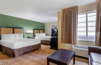 Deluxe Studio, Multiple Beds, Non Smoking
