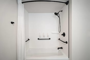 Room, 1 Queen Bed, Hearing Accessible, Non Smoking