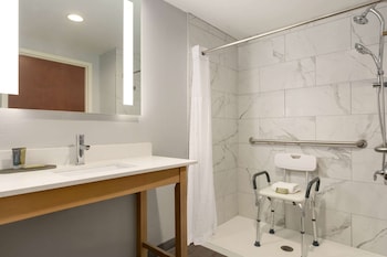 Room, 1 King Bed, Accessible, Non Smoking (Mobility)